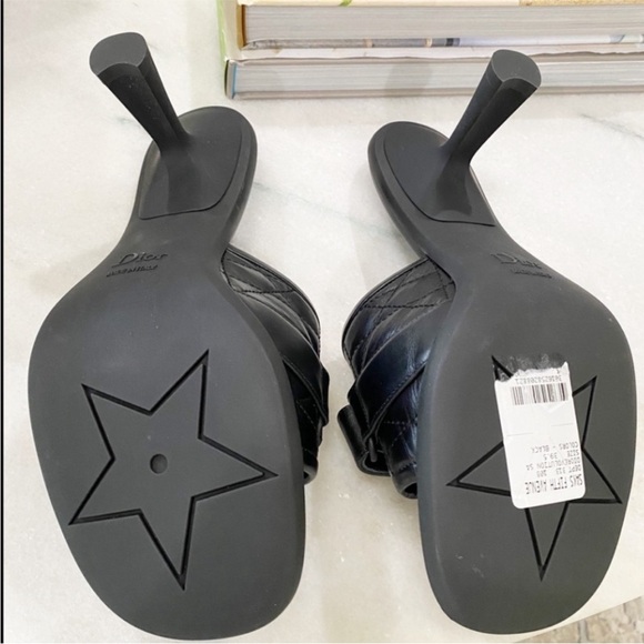 Christian Dior Evolution Quilted Sandals - Picture 7 of 9